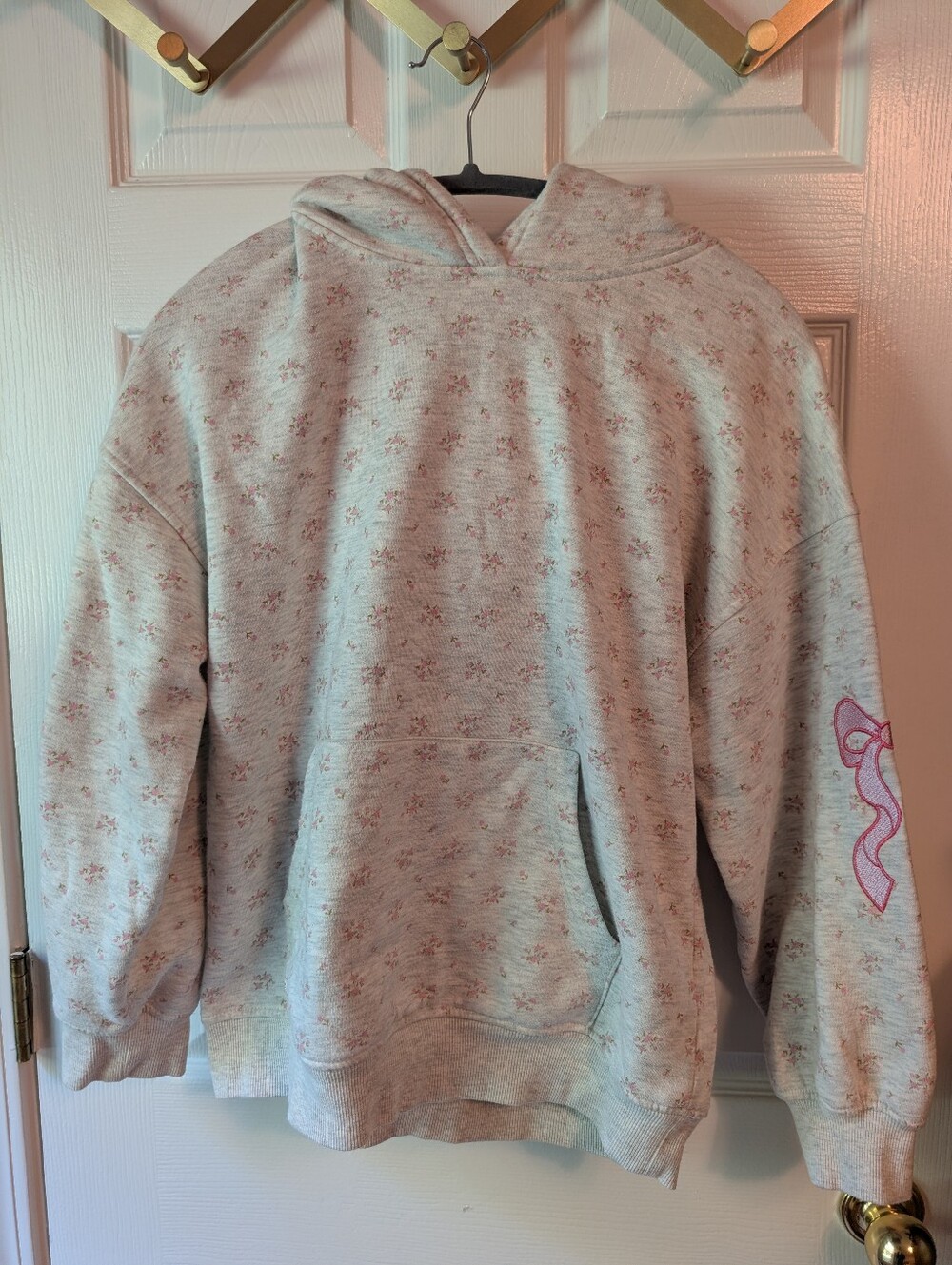 Simply Southern Light Gray Hoodie with Pink Floral Print and Bow Sleeves Size Sm